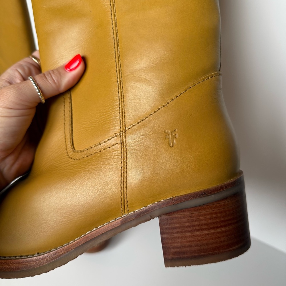 NWT FRYE Banana Boots - Picture 7 of 7